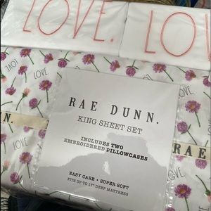 Rae Dunn King Size 🌺 🌸 🌹 sheet set